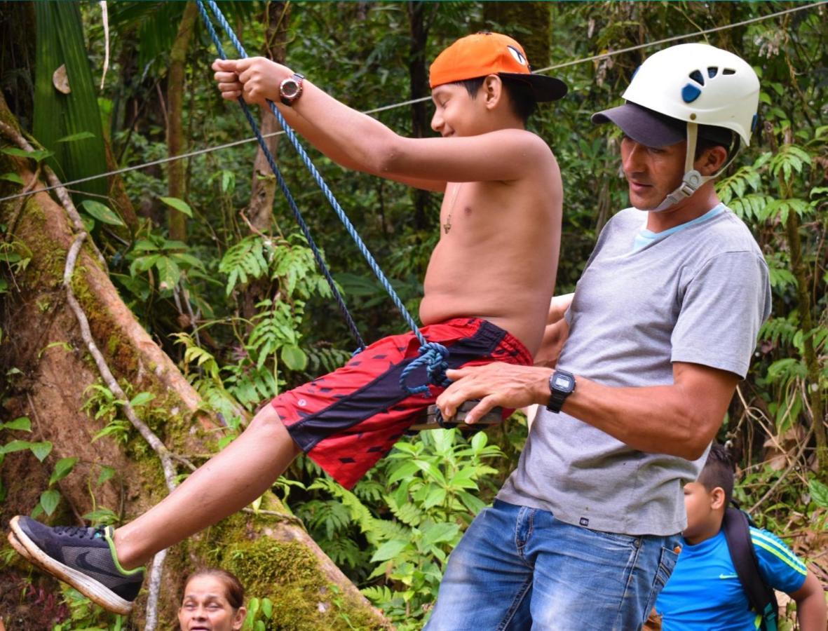 Cabinas Rio Celeste La Amistad Bed & Breakfast Luaran gambar