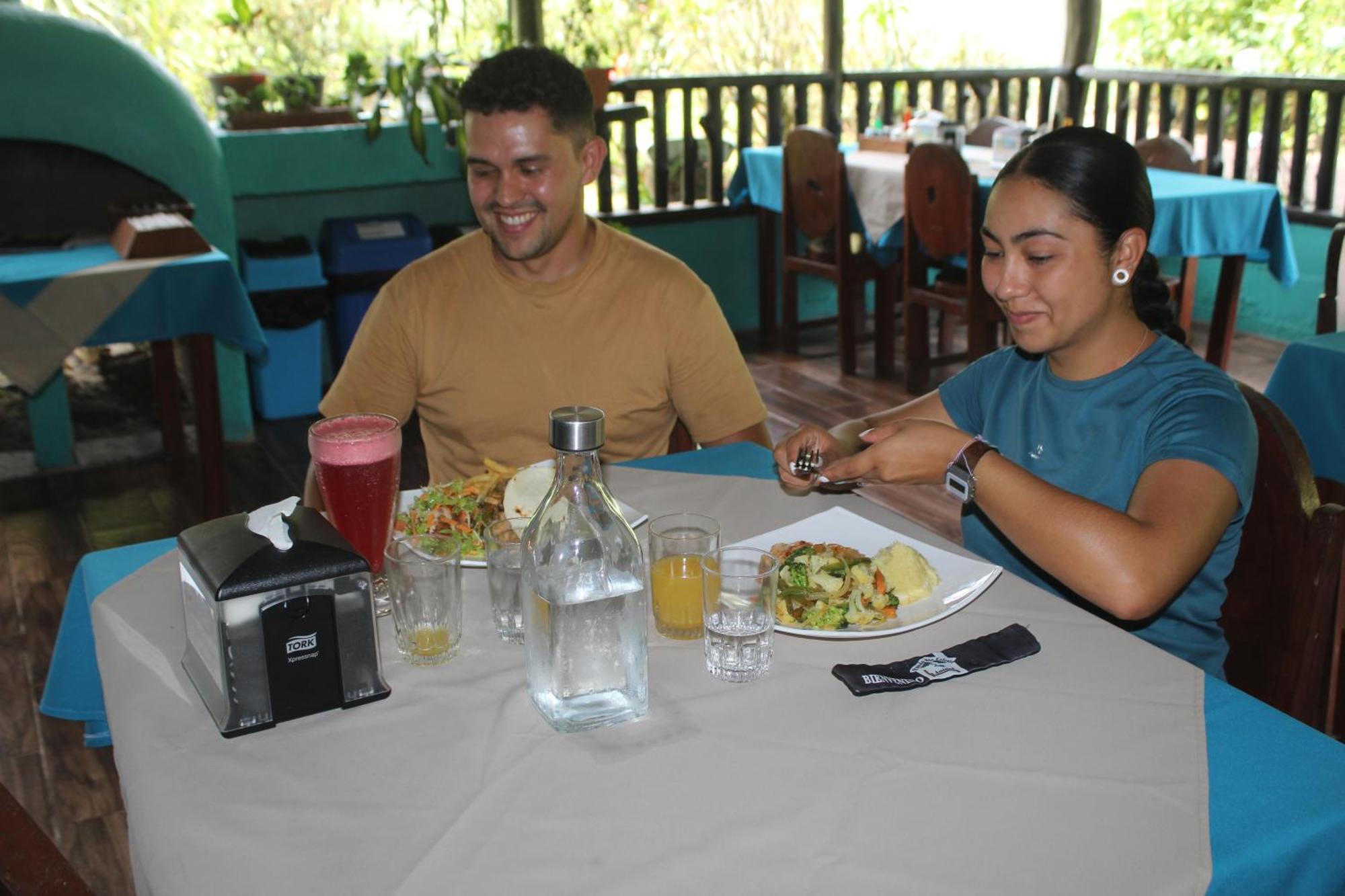 Cabinas Rio Celeste La Amistad Bed & Breakfast Luaran gambar