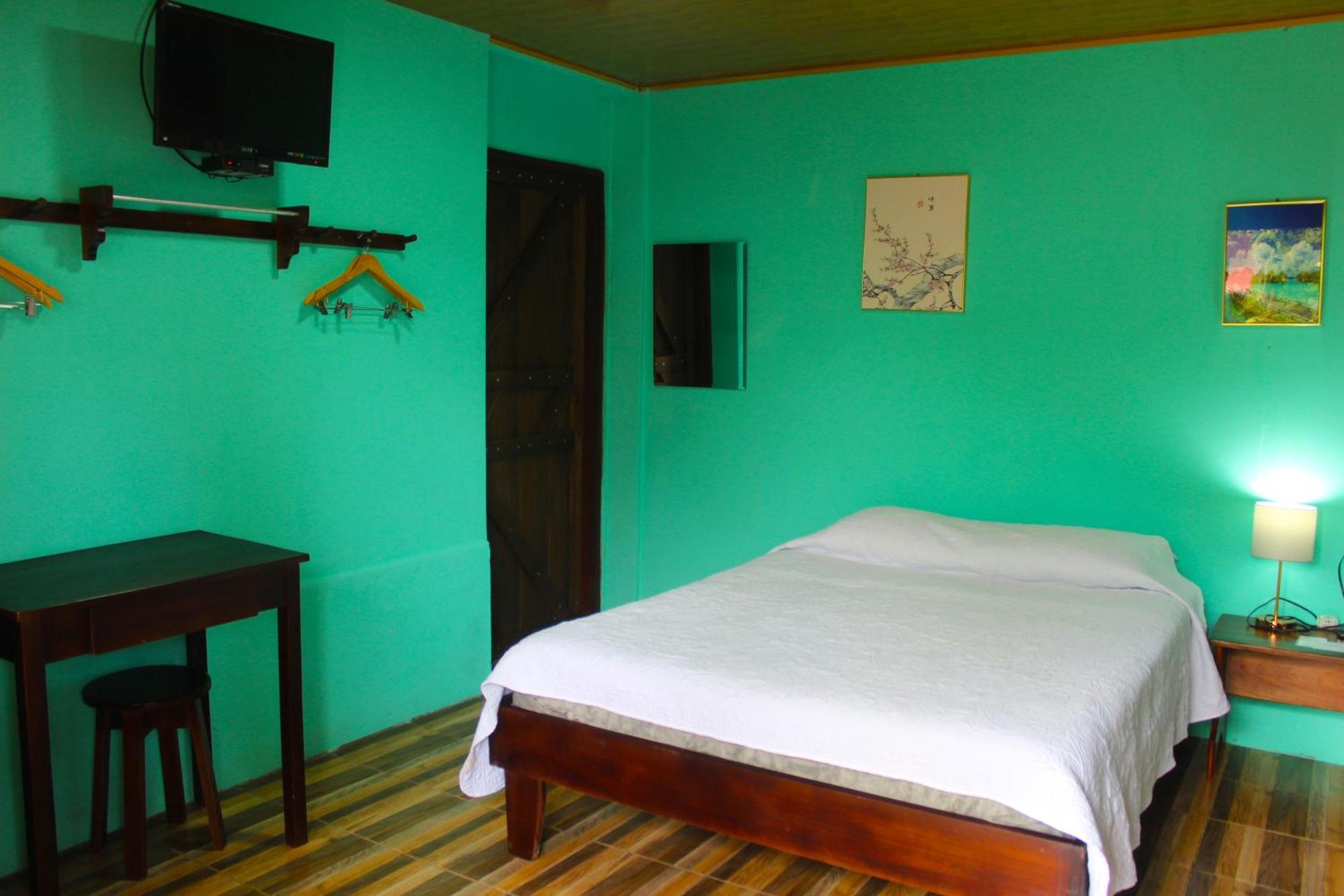 Cabinas Rio Celeste La Amistad Bed & Breakfast Luaran gambar