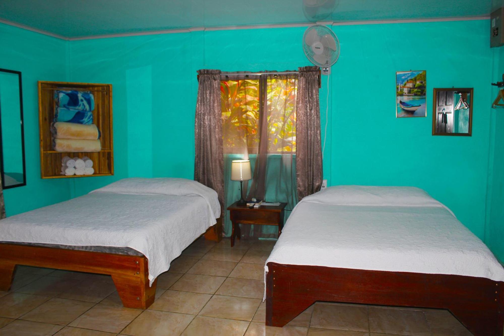 Cabinas Rio Celeste La Amistad Bed & Breakfast Luaran gambar