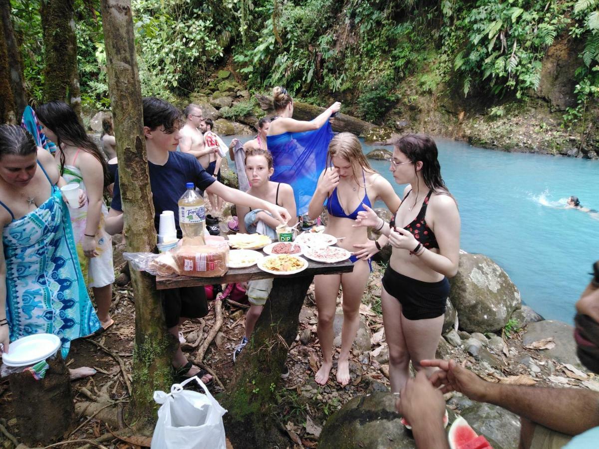 Cabinas Rio Celeste La Amistad Bed & Breakfast Luaran gambar